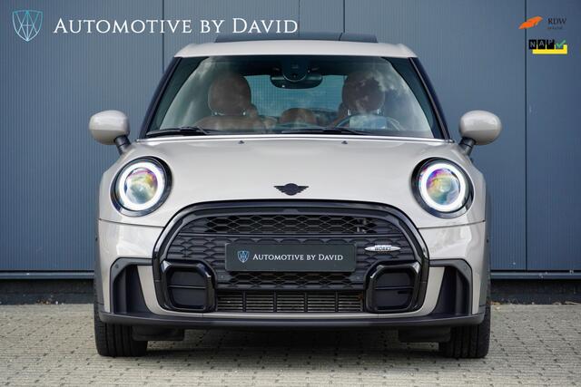 Mini COOPER Hatchback 1.5 136 pk JOHN COOPER WORKS 5-DEURS AUTOMAAT / FACELIFT / PANORAMADAK / LEDER COGNAC / APPLE CARPLAY / NAVIGATIE / KEYLESS ENTRY / LED / HEAD-UP DISPLAY