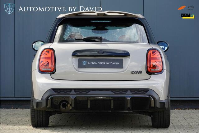Mini COOPER Hatchback 1.5 136 pk JOHN COOPER WORKS 5-DEURS AUTOMAAT / FACELIFT / PANORAMADAK / LEDER COGNAC / APPLE CARPLAY / NAVIGATIE / KEYLESS ENTRY / LED / HEAD-UP DISPLAY