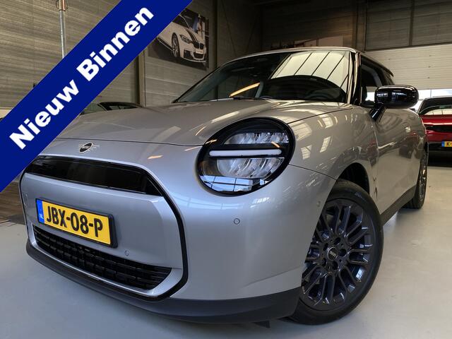Mini COOPER Mini E Essential 40.7 kWh Nieuw, 17INCH