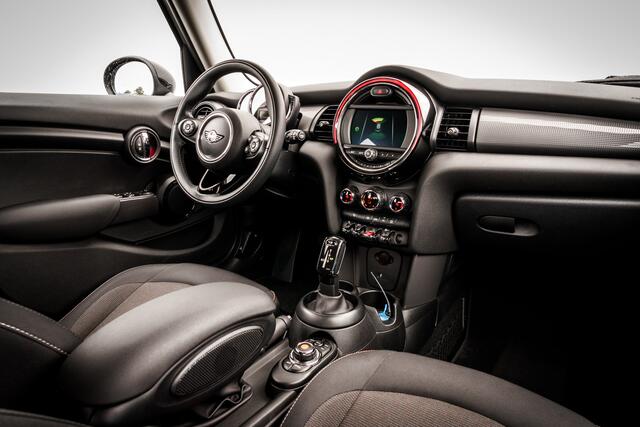 Mini COOPER Mini 1.5 136 PK Pepper AUTOMAAT 5 DRS RIJKLAAR INCL;GARANTIE 1 e EIGN , Ned Auto | Britch Racing Green | Navi | Clima | 17 INCH ZWART |