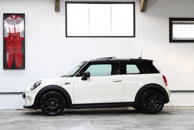 Mini COOPER Mini 1.5 | Business | Panoramadak | Keyless | LED | Apple Carplay | NL auto | BTW |