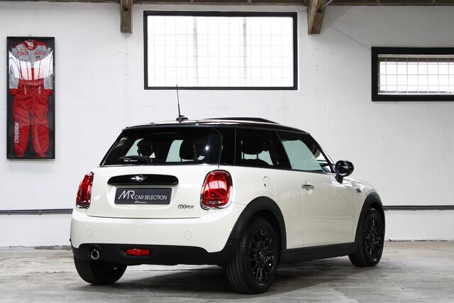 Mini COOPER Mini 1.5 | Business | Panoramadak | Keyless | LED | Apple Carplay | NL auto | BTW |