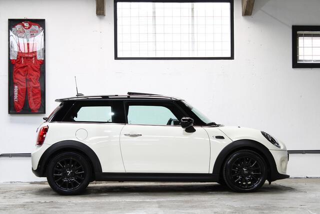 Mini COOPER Mini 1.5 | Business | Panoramadak | Keyless | LED | Apple Carplay | NL auto | BTW |