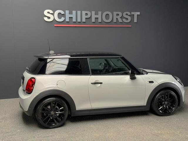 Mini COOPER 1.5 136 pk Led/pdc/17 inch/stoelverwarming/apple carplay/all wheater banden