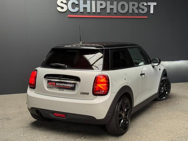 Mini COOPER 1.5 136 pk Led/pdc/17 inch/stoelverwarming/apple carplay/all wheater banden