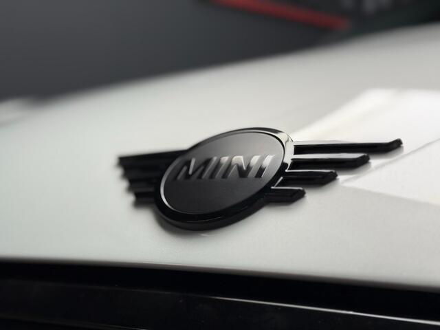 Mini COOPER 1.5 136 pk Led/pdc/17 inch/stoelverwarming/apple carplay/all wheater banden