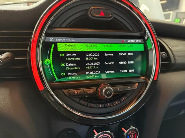 Mini COOPER 1.5 136 pk Led/pdc/17 inch/stoelverwarming/apple carplay/all wheater banden