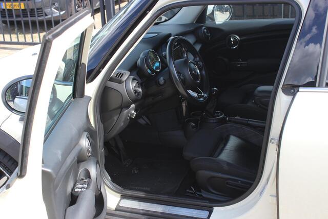 Mini COOPER Mini 1.5 5-deurs Chili, Navigatie