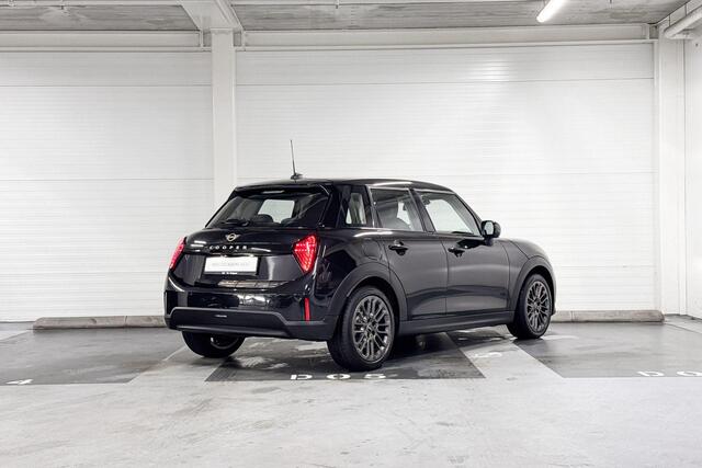 Mini COOPER 5-deurs 1.5 C Classic | Stoelverwarming | Achteruitrijcamera | Head-Up Display