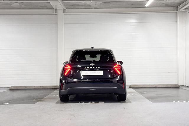 Mini COOPER E | Classic Uitvoering | Pakket L | 17" Parallel Spoke 2-tone