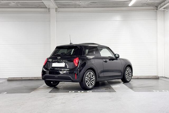 Mini COOPER C | Classic Uitvoering | Pakket M | Panorama dak | 17 inch Parallel Spoke 2-tone