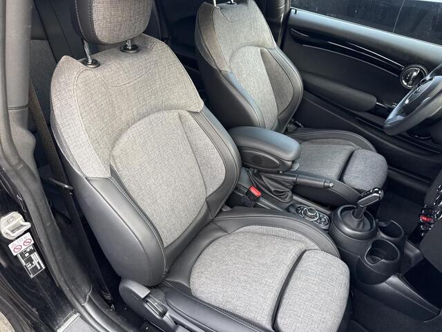 Mini COOPER 3-deurs Camden Edition | Camera | Stoelverwarming | Privacy glass | Piano Black exterior |