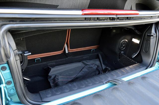 Mini COOPER Mini Cabrio 1.5 Chili Serious Business Rijklaarprijs-Garantie Leder Interieur Led Navigatie Airco Stoelverwarming