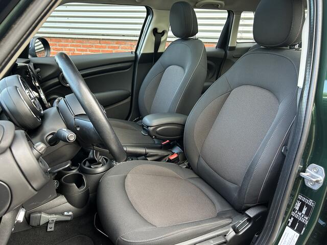 Mini COOPER Mini 1.5 Business | Panoramadak | 17'' LMV | Navigatie | British Racing Green | 5 deurs |