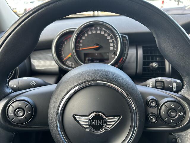 Mini COOPER Mini 1.5 Business | Panoramadak | 17'' LMV | Navigatie | British Racing Green | 5 deurs |