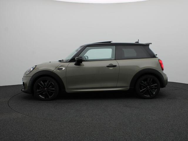 Mini COOPER 3-deurs Automaat l John Cooper Works Trim l Serious Business l 17" LM Track Spoke zwart l Apple CarPlay