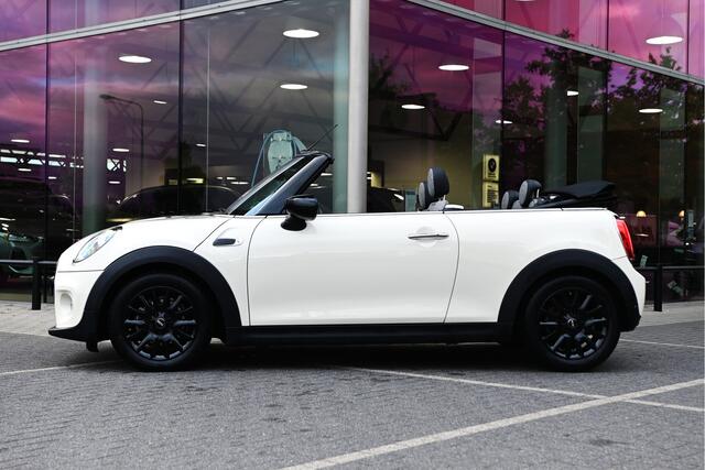 Mini COOPER Cabrio Automaat / Comfort Access / LED / Stoelverwarming / Comfortstoelen / Aircondtitioning / Cruise Control / PDC