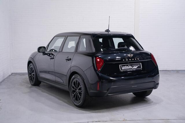 Mini COOPER Mini 1.5 C Classic XS navi DAB PDC v+a cruise-controle 360-camera led verlichting v+a lederen bekleding stoel/stuurverw. climate controle grootlicht assist draadloos telefoon opladen