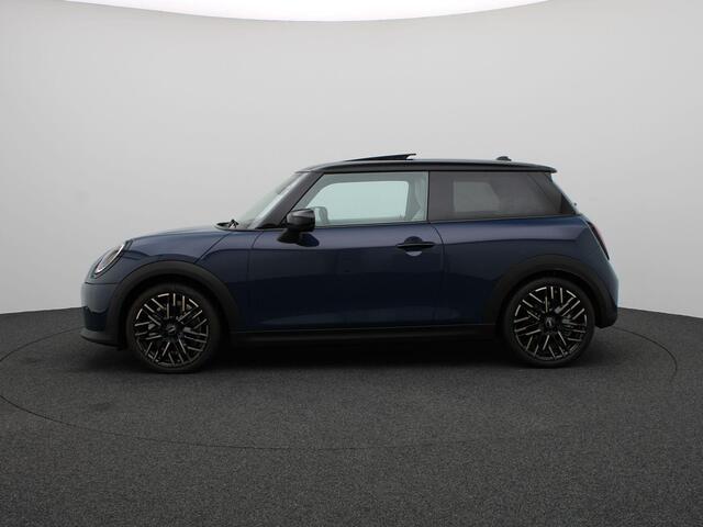 Mini COOPER Mini 1.5 C Favoured L Demo voertuig korting per gereden kilometer. Neem contact op voor de actuele prijs.