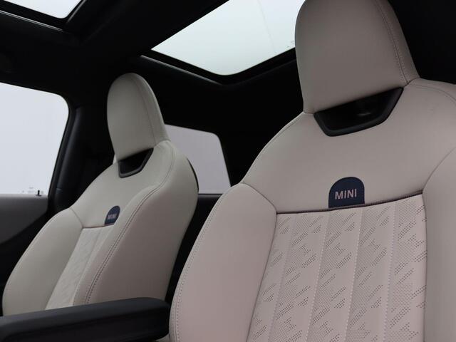 Mini COOPER Mini 1.5 C Favoured L Demo voertuig korting per gereden kilometer. Neem contact op voor de actuele prijs.