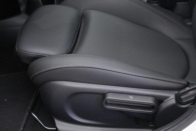 Mini COOPER 5-deurs Camden Edition | Premium Plus | Panoramadak | Stoel + stuurwielverwarming | Piano Black exterieur | Extra getint glas