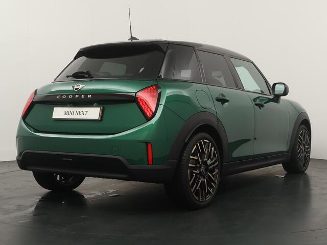 Mini COOPER 5-deurs C Favoured L |Elektrisch Panoramadak|Harman Kardon audio|360-graden camera