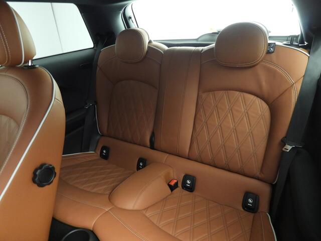 Mini COOPER 3-deurs Aut. JCW pakket | Leder | Harman/Kardon | 18" | LED