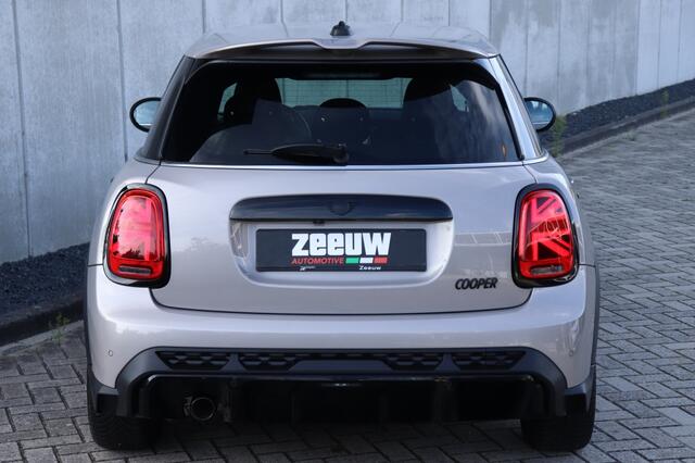 Mini COOPER John Cooper Works | LED | Navi | Carplay | 5drs | Camera | 17"