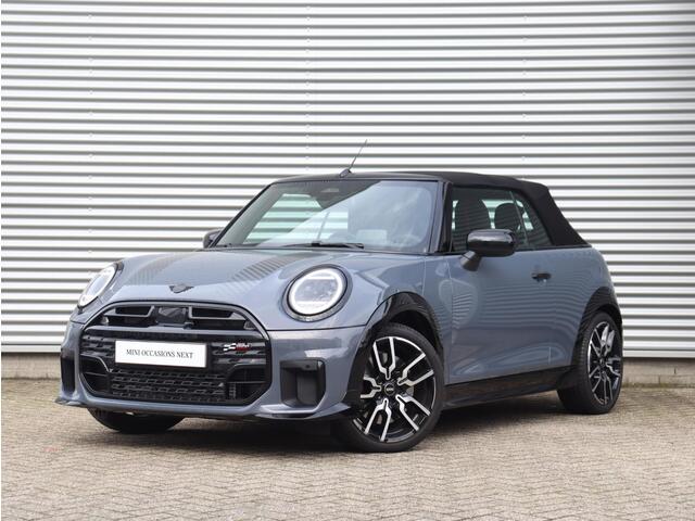 Mini COOPER Cabrio C | John Cooper Works Uitvoering + Pakket M + Comfort Access + Head-Up + Driving Assistant + Camera + 18'' JCW Lap Spoke 2-tone