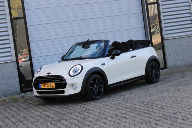 Mini COOPER Mini Cabrio 1.5 Navi | Leder | LED | Sfeerverlichting | Comfort Access | Black Trim | JCW Stuur | Zeer Netjes | Top Onderhouden