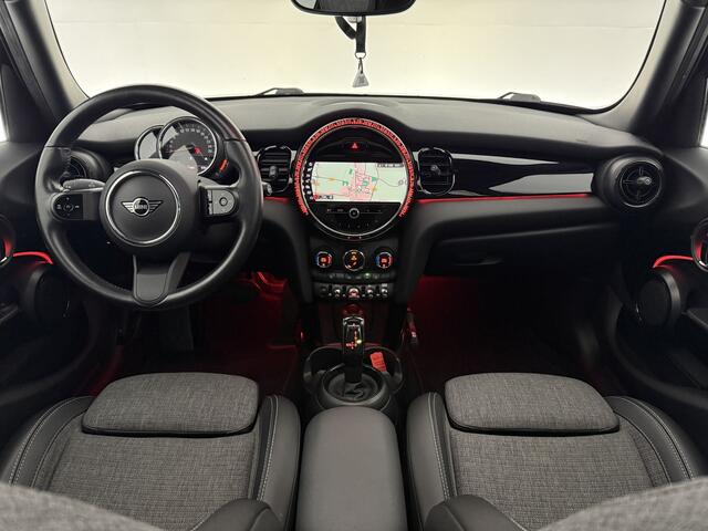 Mini COOPER 1.5 Cooper Business Edition | Pano | Sfeerverl. | Carplay | Cruise | Parkeersens. | Navi | NAP