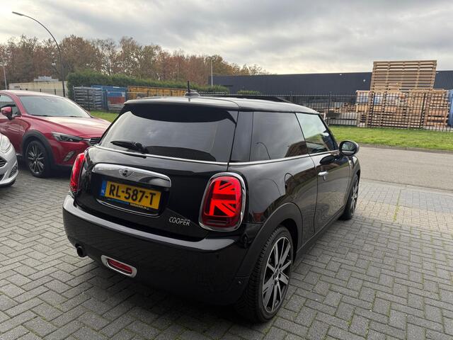 Mini COOPER Mini 1.5 Chili | 12MND GARANTIE | AUTOMAAT | PANODAK | LED | DAB | LEDER | DEALER ONDERHOUDEN |