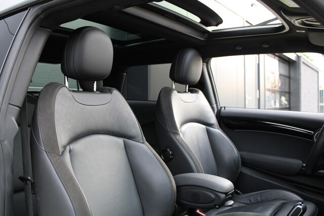 Mini COOPER Mini 1.5 Camden Plus Edition | NAP | PANO | HUD | H&K | CAMERA | CARPLAY | STOELVERW |