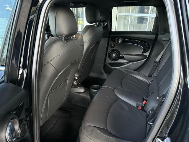 Mini COOPER Mini 1.5 Classic | HARMAN KARDON | SPORTSTOELEN | PANORAMA | CAMERA | 18 INCH VELGEN | HEAD UP |