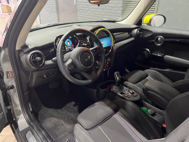 Mini COOPER Classic 33 kWh | Stoelverwarming | Navigatie | LED | Apple Carplay | PDC A |