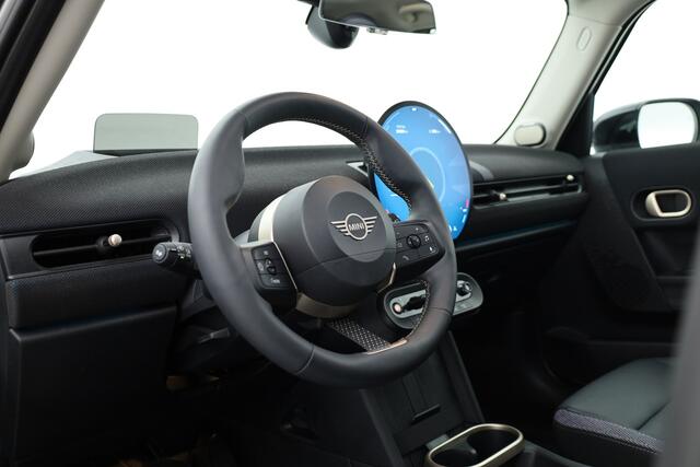 Mini COOPER Mini 1.5 C Classic - Pakket L | Pano | HUD | H&K | Cruise | 360*Camera + PDC | Keyless | Stuur + Stoelverw. | Nav + App.connect | Dodehoek | Acc V