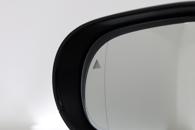 Mini COOPER Mini 1.5 C Classic - Pakket L | Pano | HUD | H&K | Cruise | 360*Camera + PDC | Keyless | Stuur + Stoelverw. | Nav + App.connect | Dodehoek | Acc V