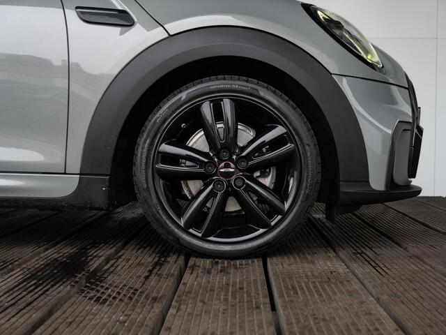 Mini COOPER 5-deurs Aut. JCW pakket + Panoramadak