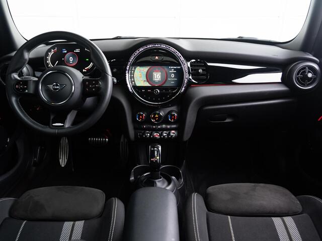 Mini COOPER 5-deurs Aut. JCW pakket + Panoramadak