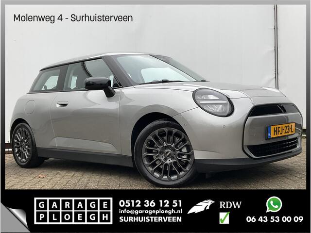 Mini COOPER Mini E Essential 40.7 kWh Carplay DAB Camera Nieuwstaat