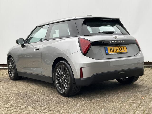 Mini COOPER Mini E Essential 40.7 kWh Carplay DAB Camera Nieuwstaat