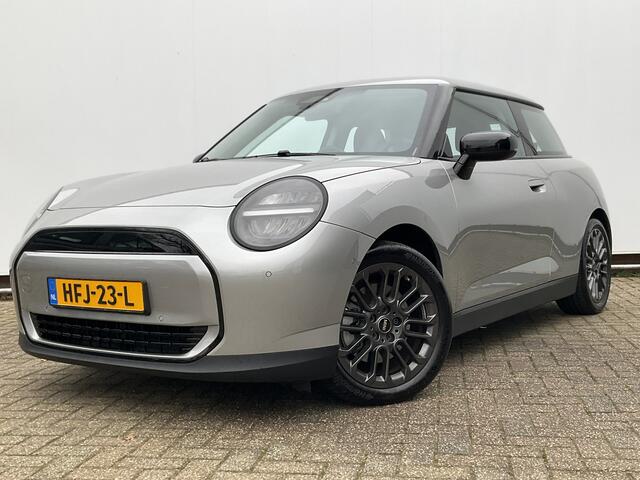 Mini COOPER Mini E Essential 40.7 kWh Carplay DAB Camera Nieuwstaat