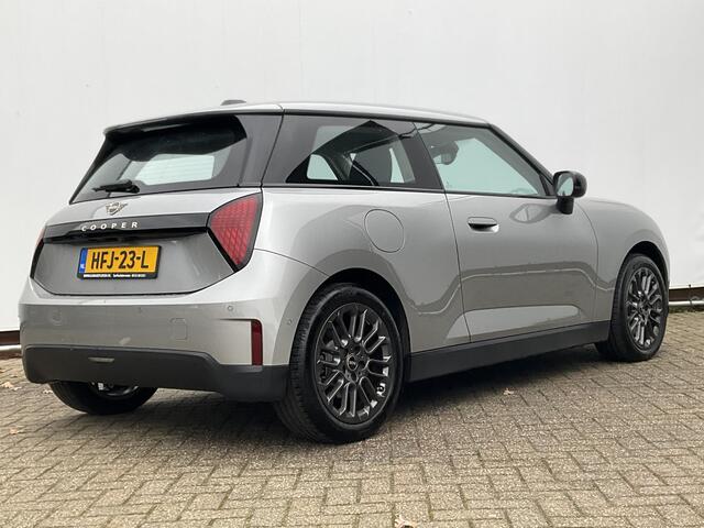 Mini COOPER Mini E Essential 40.7 kWh Carplay DAB Camera Nieuwstaat