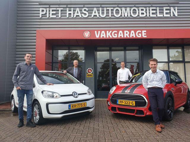 Mini COOPER Mini 1.5 Chili Serious Business | Clima-Airco | Bluetooth | Navigatie | Voorruitverwarming | Incl. Bovag Garantie |