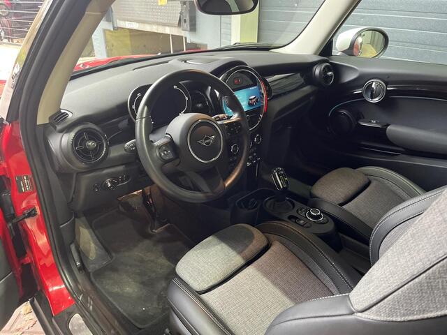 Mini COOPER Classic 33 kWh | Half Leder | Stoelverwarming | LED | Navigatie | PDC A