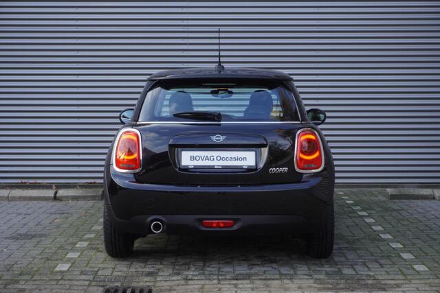 Mini COOPER 3-deurs C Alarmsysteem klasse 3 | MINI Navigatiesysteem | Interieurpanelen Hazy Grey | Sportstuurwiel met leer bekleed