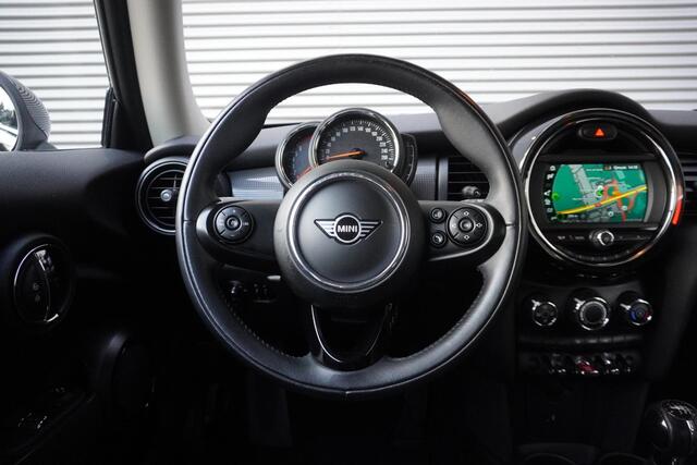 Mini COOPER 3-deurs C Alarmsysteem klasse 3 | MINI Navigatiesysteem | Interieurpanelen Hazy Grey | Sportstuurwiel met leer bekleed