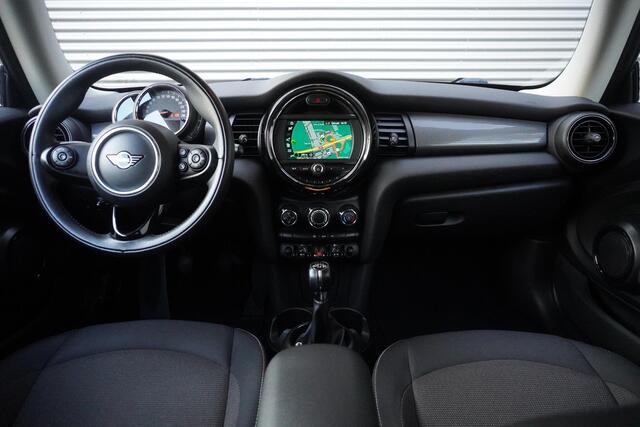 Mini COOPER 3-deurs C Alarmsysteem klasse 3 | MINI Navigatiesysteem | Interieurpanelen Hazy Grey | Sportstuurwiel met leer bekleed