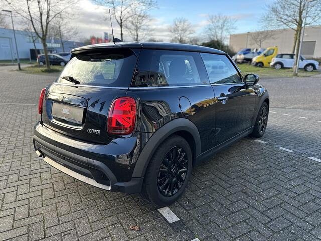 Mini COOPER Mini 1.5 Essential Grote Navi & Apple Carplay