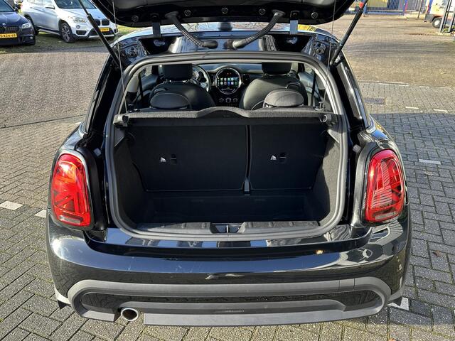 Mini COOPER Mini 1.5 Essential Grote Navi & Apple Carplay